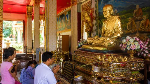 Visit Luang Pho Cham's Hall